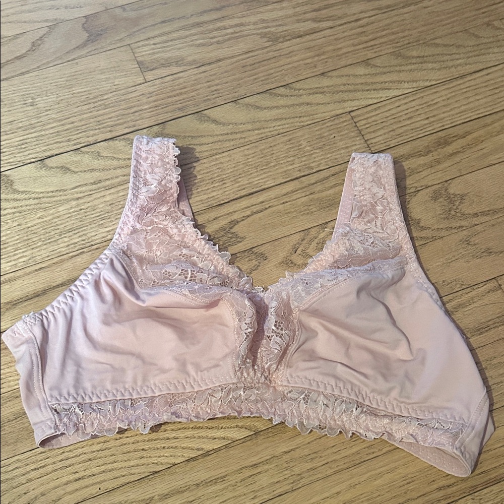 Breezies Soft Lace Wireless Bra - Pale Pink